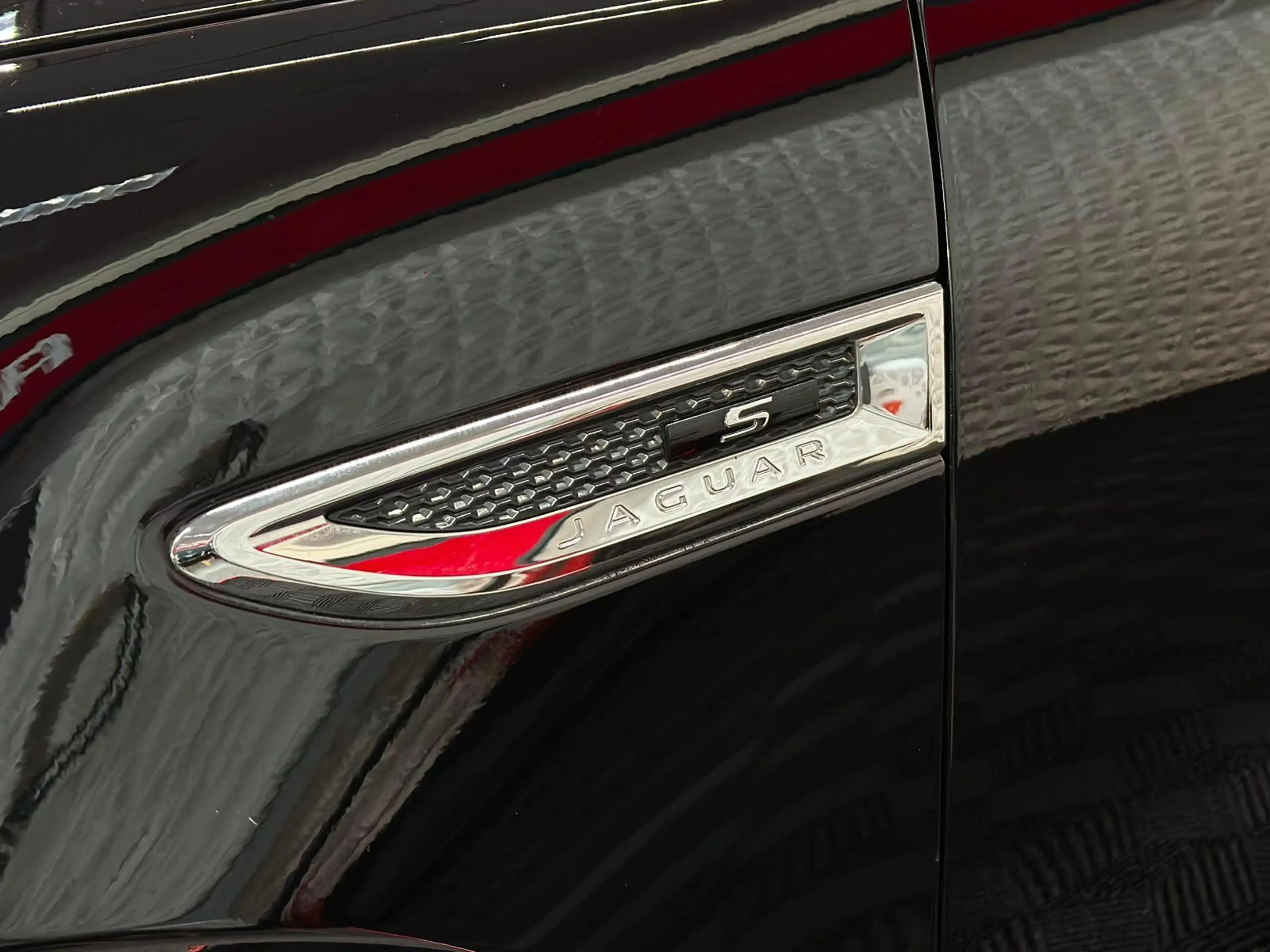 Jaguar E-Pace 2.0TDI MATRIX#ACC#NAVI#SHZ#CAM#LEDER#AHK — photo 9