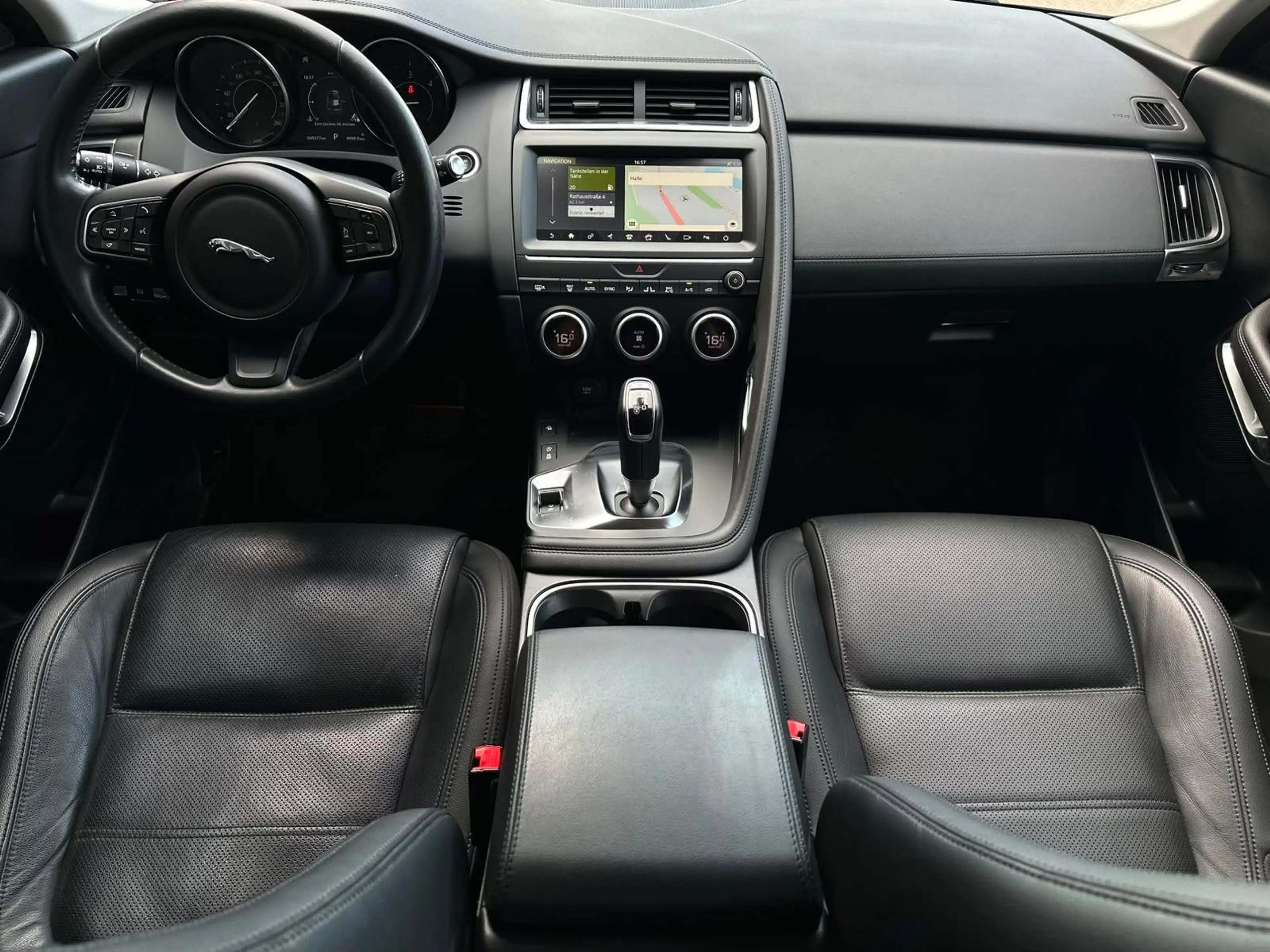 Jaguar E-Pace 2.0TDI MATRIX#ACC#NAVI#SHZ#CAM#LEDER#AHK — photo 13