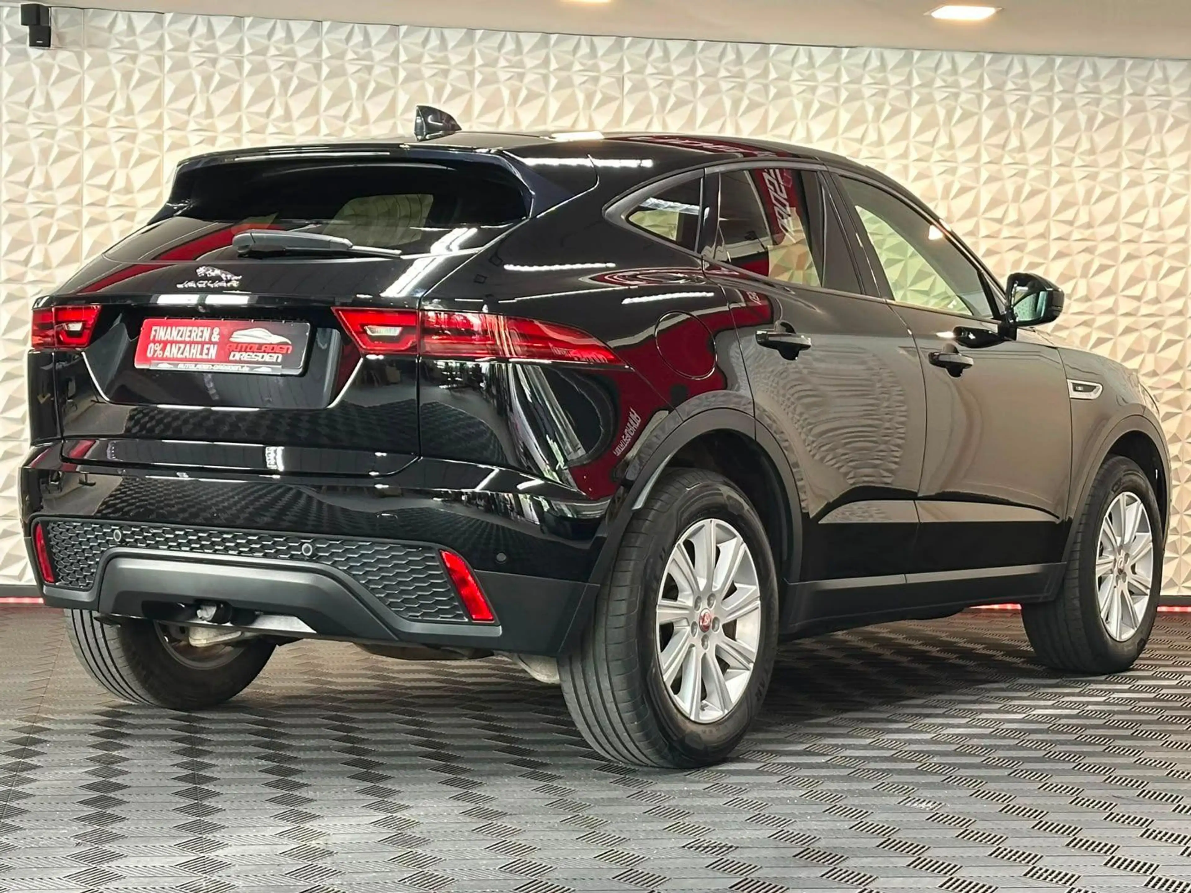 Jaguar E-Pace 2.0TDI MATRIX#ACC#NAVI#SHZ#CAM#LEDER#AHK — photo 8