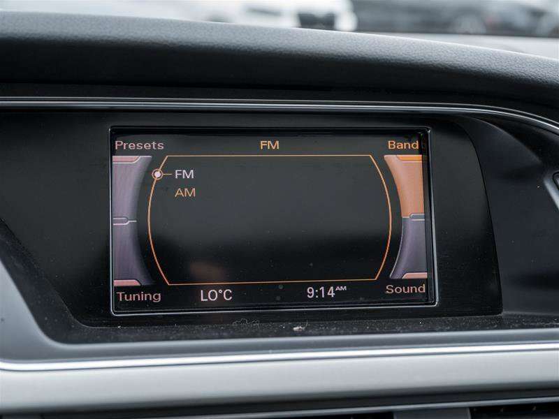 2010 Audi A5 2.0T 6-Speed Manual / AS-IS SPECIAL / thumb 19