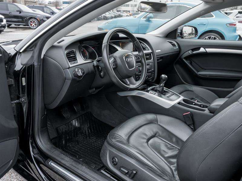 2010 Audi A5 2.0T 6-Speed Manual / AS-IS SPECIAL / thumb 8
