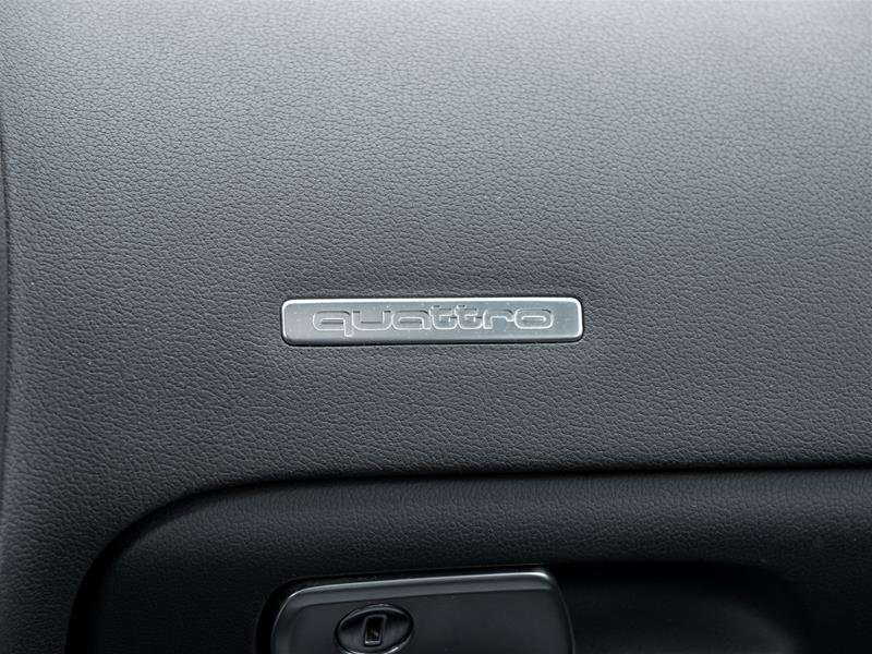 2010 Audi A5 2.0T 6-Speed Manual / AS-IS SPECIAL / thumb 20
