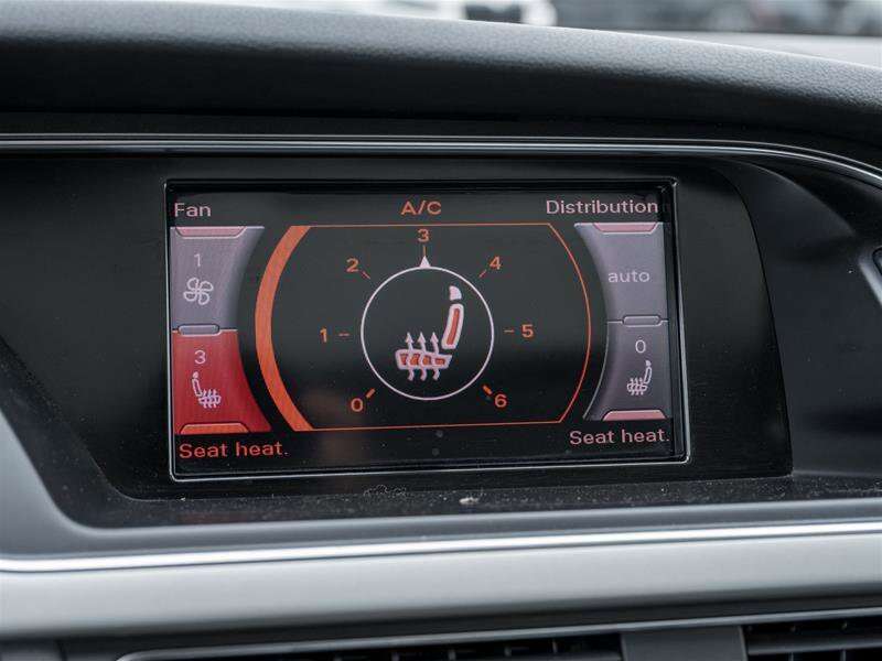 2010 Audi A5 2.0T 6-Speed Manual / AS-IS SPECIAL / thumb 18