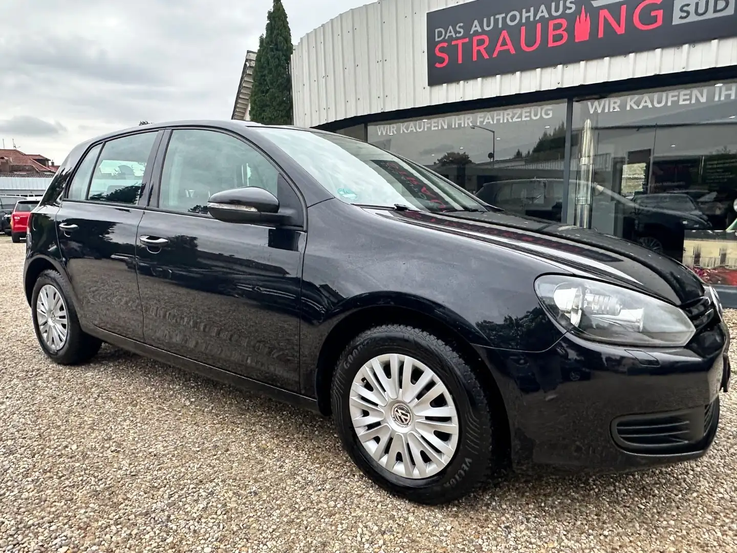 Volkswagen Golf VI Trendline 1.6 TDI KLIMAAUTO*SHZ*ROSTFREI Schwarz - 1