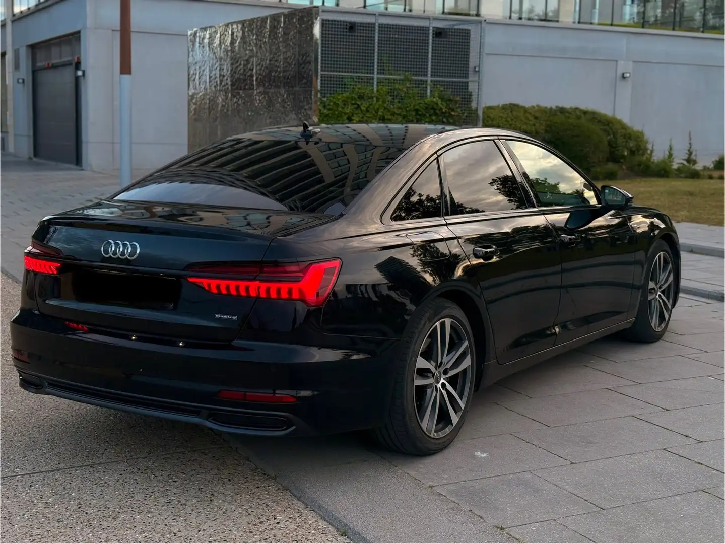 Audi A6 50 TFSI e Quattro S Line (Garantie/299pk/Camera) Zwart - 2