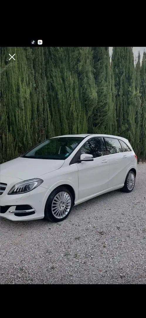 Mercedes-Benz B 200 ngd Premium - 1