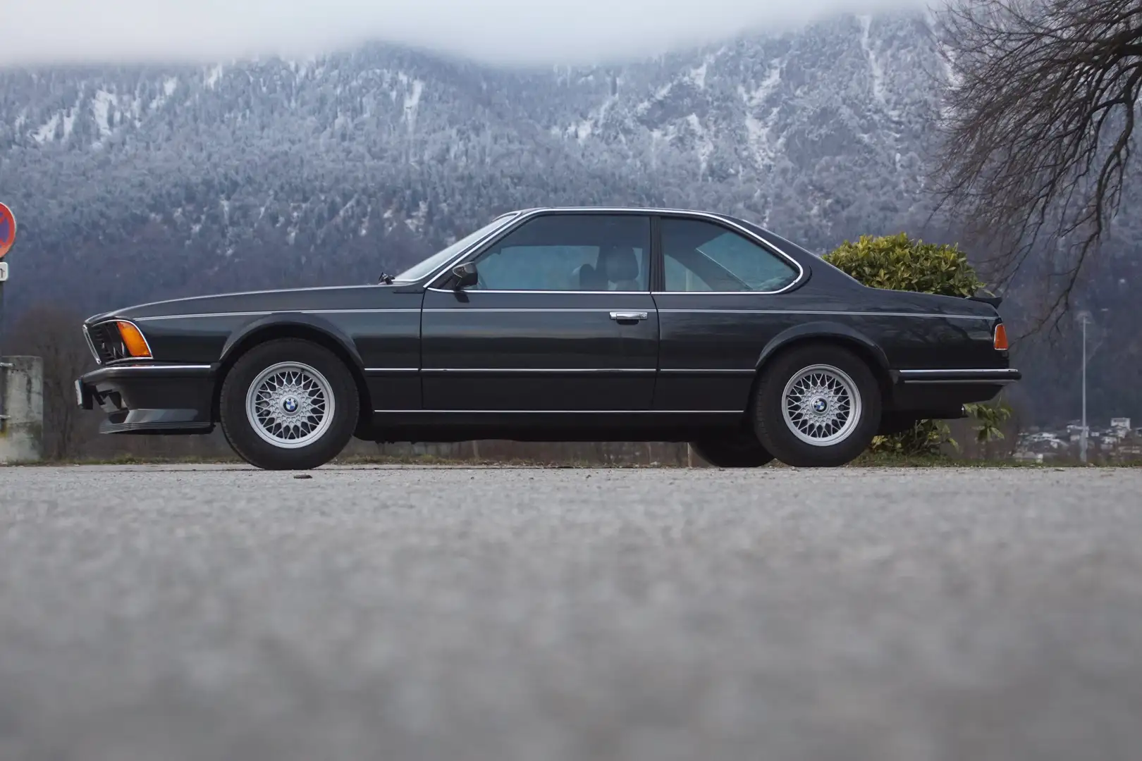 BMW 635 CSi M-Modell Schwarz - 2