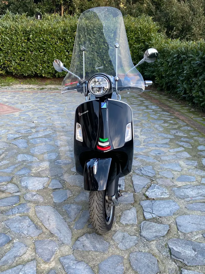 Vespa GTS Super Sport 300 gts300hpe Fekete - 2