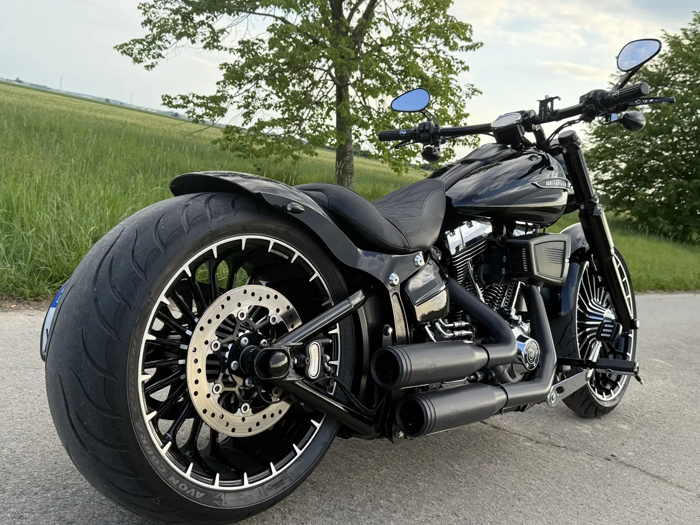 Harley-Davidson Breakout 5HD 103 Custom Noir - 2