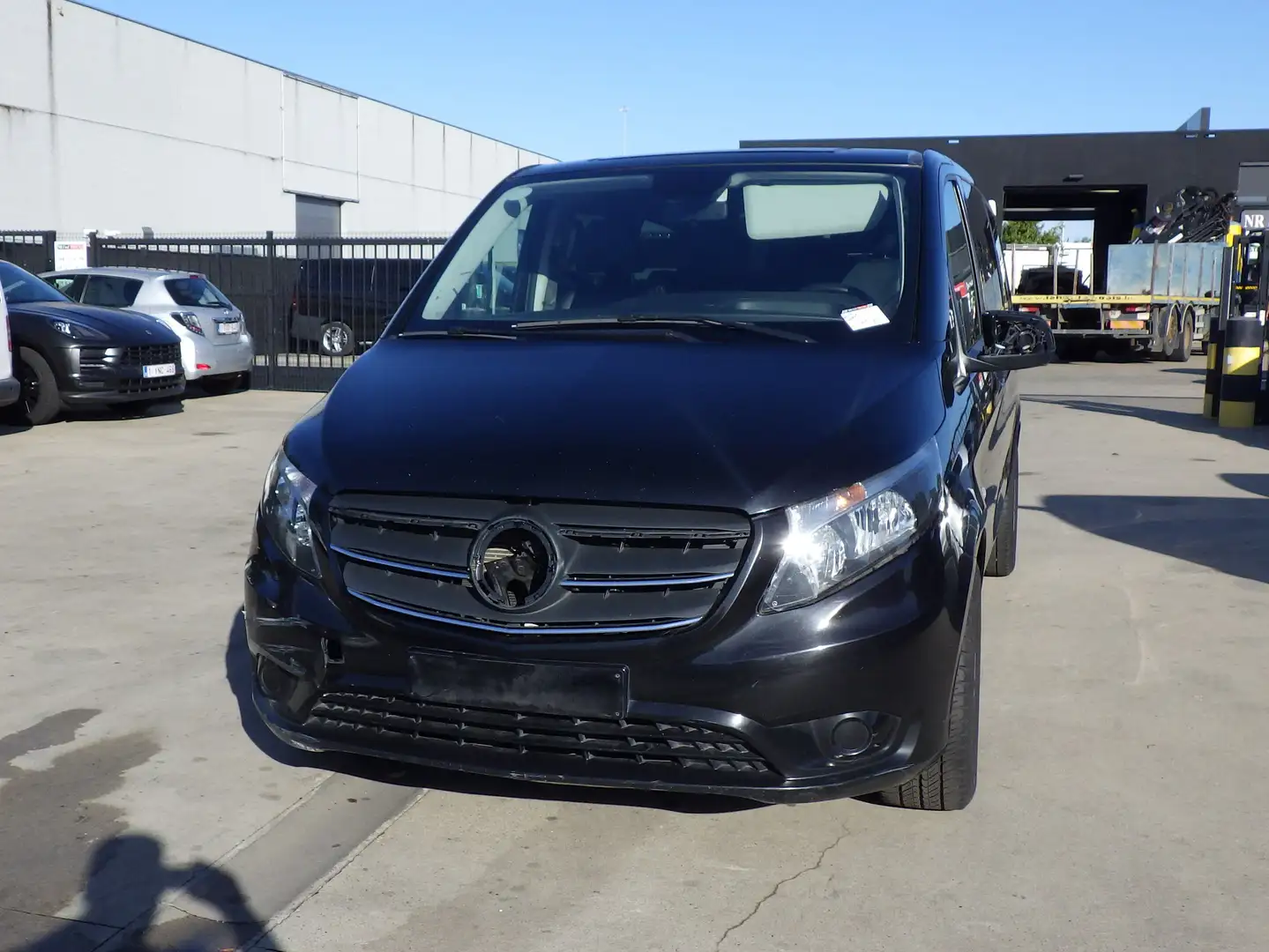 Mercedes-Benz Vito Tourer (Stock ID 68444) Noir - 1