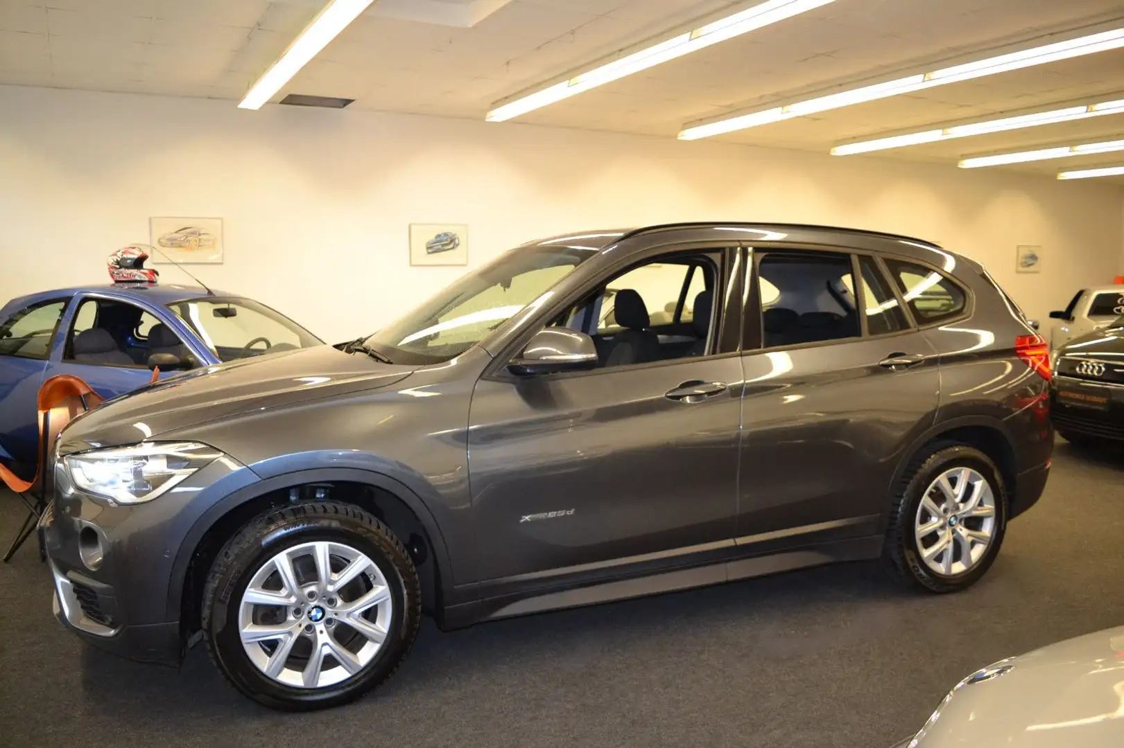BMW X1 X-Drive 25 d AUTOMATIK (Allrad) Mod. 2016 Gris - 1