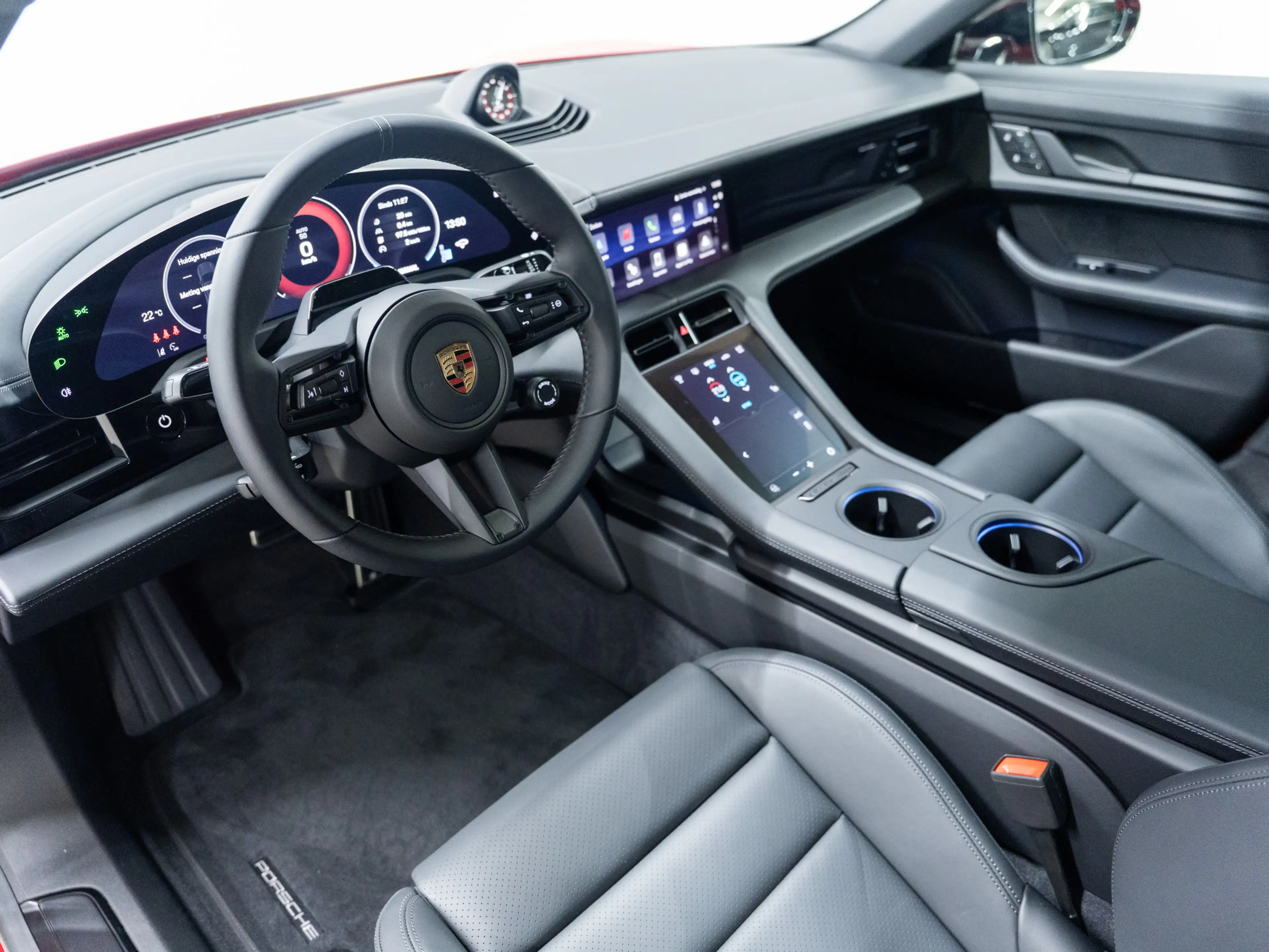 Porsche Taycan Black Edition — photo 8