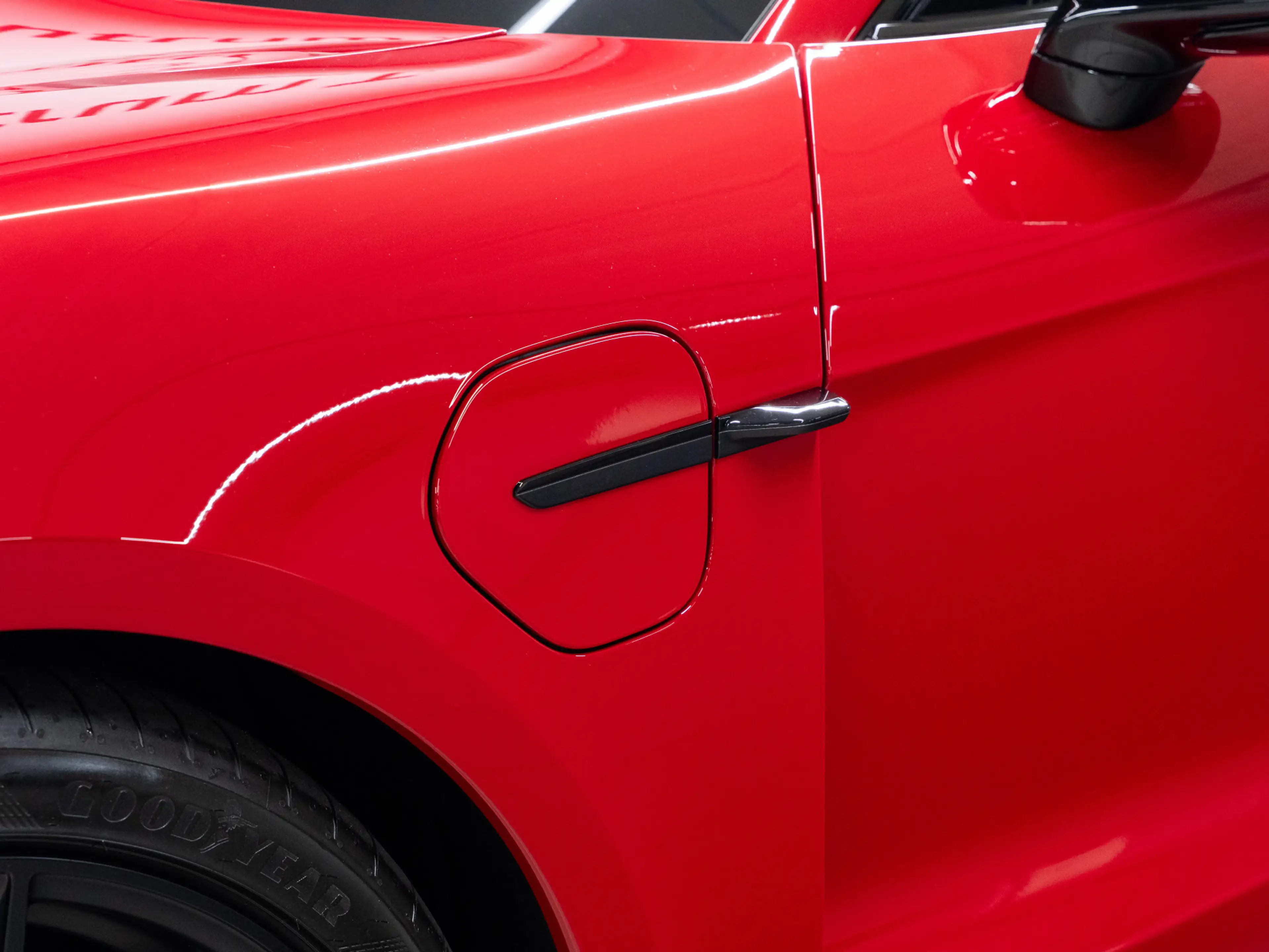 Porsche Taycan Black Edition — photo 15