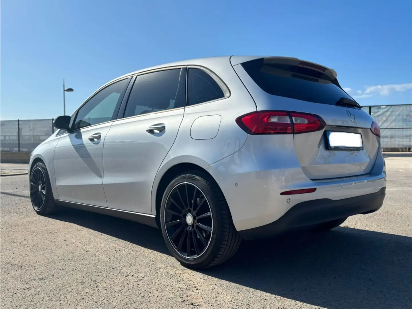 Mercedes-Benz B 180 180d 7G-DCT Plateado - 2