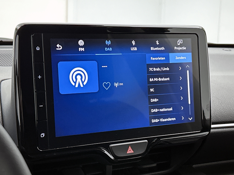 Toyota Yaris 1.5 Hybrid 115 First Edition Comfort Pack | BTW vo — photo 7