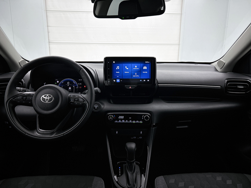 Toyota Yaris 1.5 Hybrid 115 First Edition Comfort Pack | BTW vo — photo 4