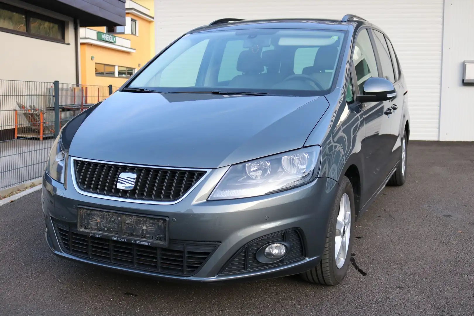 SEAT Alhambra Reference 2,0 TDI CR 4WD DPF Gris - 1
