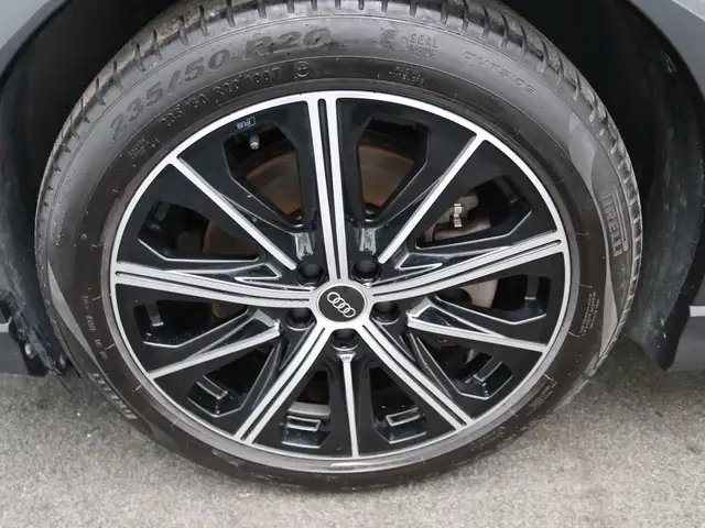 Audi Q4 e-tron view 18
