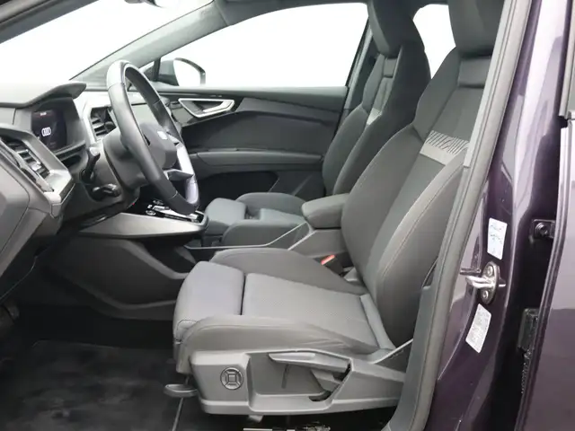 Audi Q4 e-tron view 12