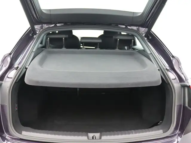 Audi Q4 e-tron view 8