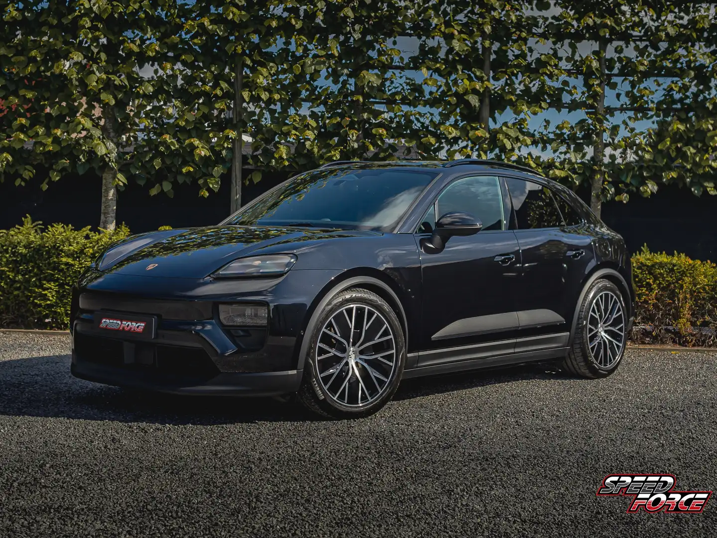 Porsche Macan 4 | Luchtvering | 21" | Pano | Acc | Bose | Full Zwart - 1