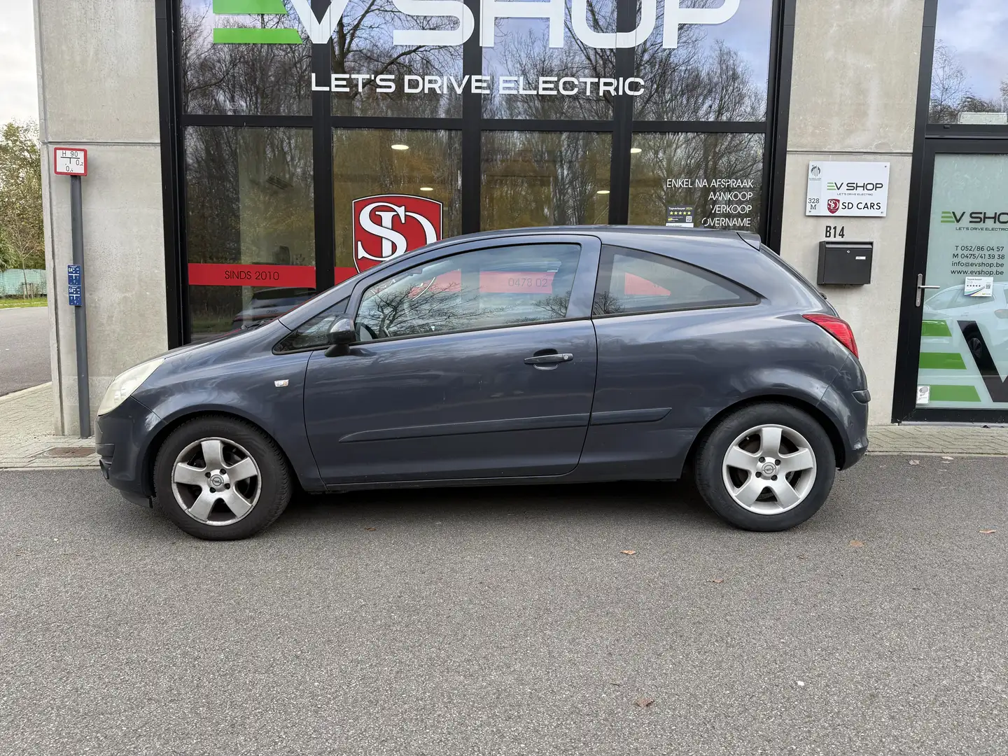 Opel Corsa 1.4-16V Enjoy EXPORT ONLY Gris - 2