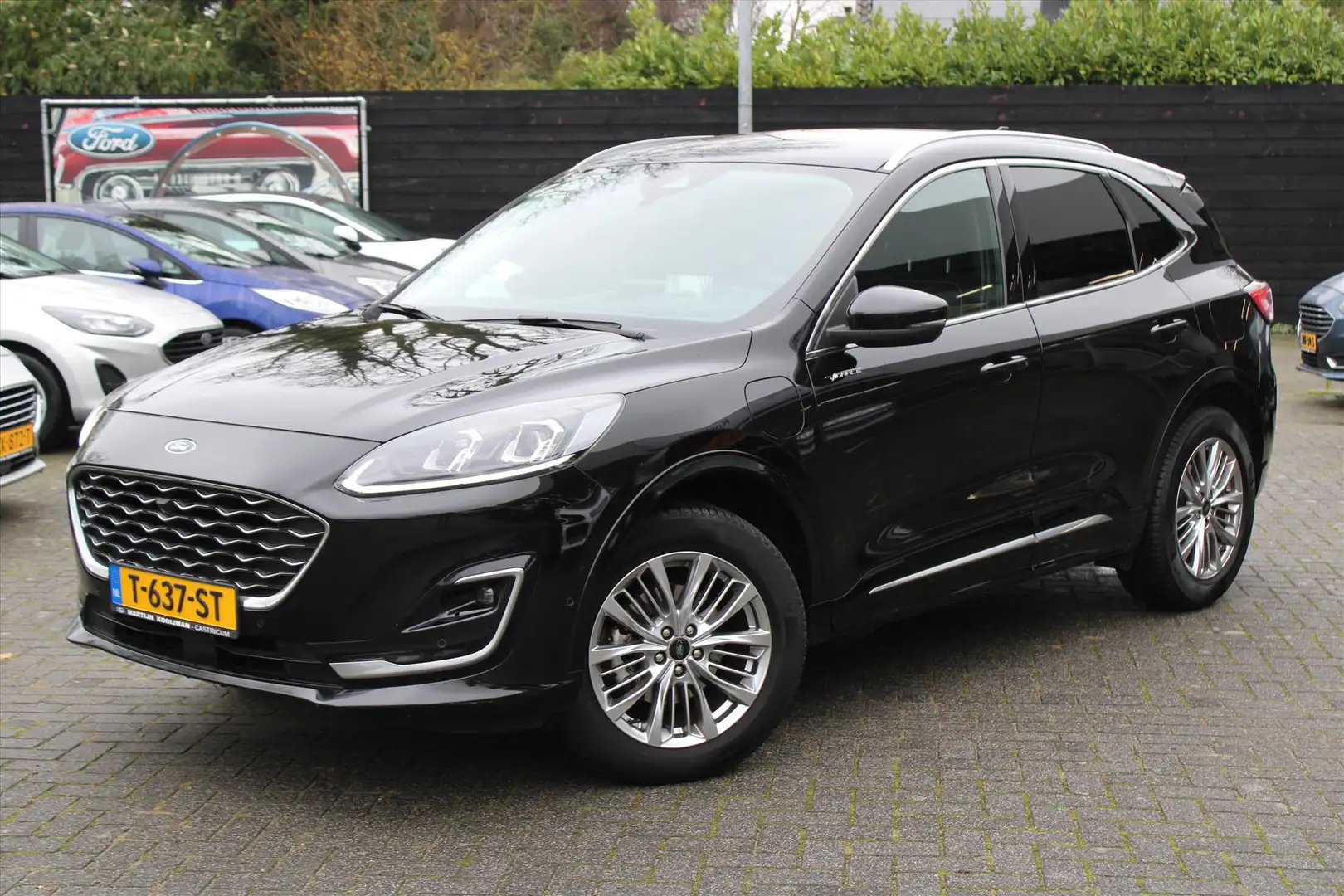 Ford Kuga Vignale 2.5 PHEV AUT 225pk, Trekhaak, Driver Assis Zwart - 1