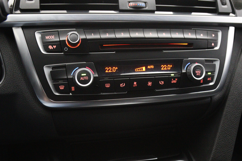 BMW 328 3-serie Touring 328i xDrive 245 PK High Executive — photo 30
