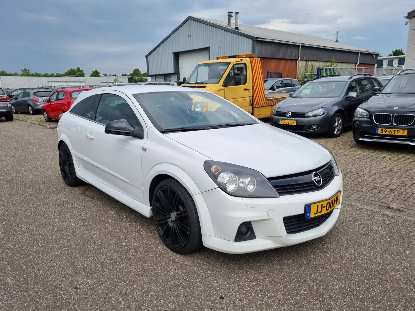 Opel Astra GTC 1.6 Sport 85kw 3-Drs Airco! Bj:2011 Wit - 2