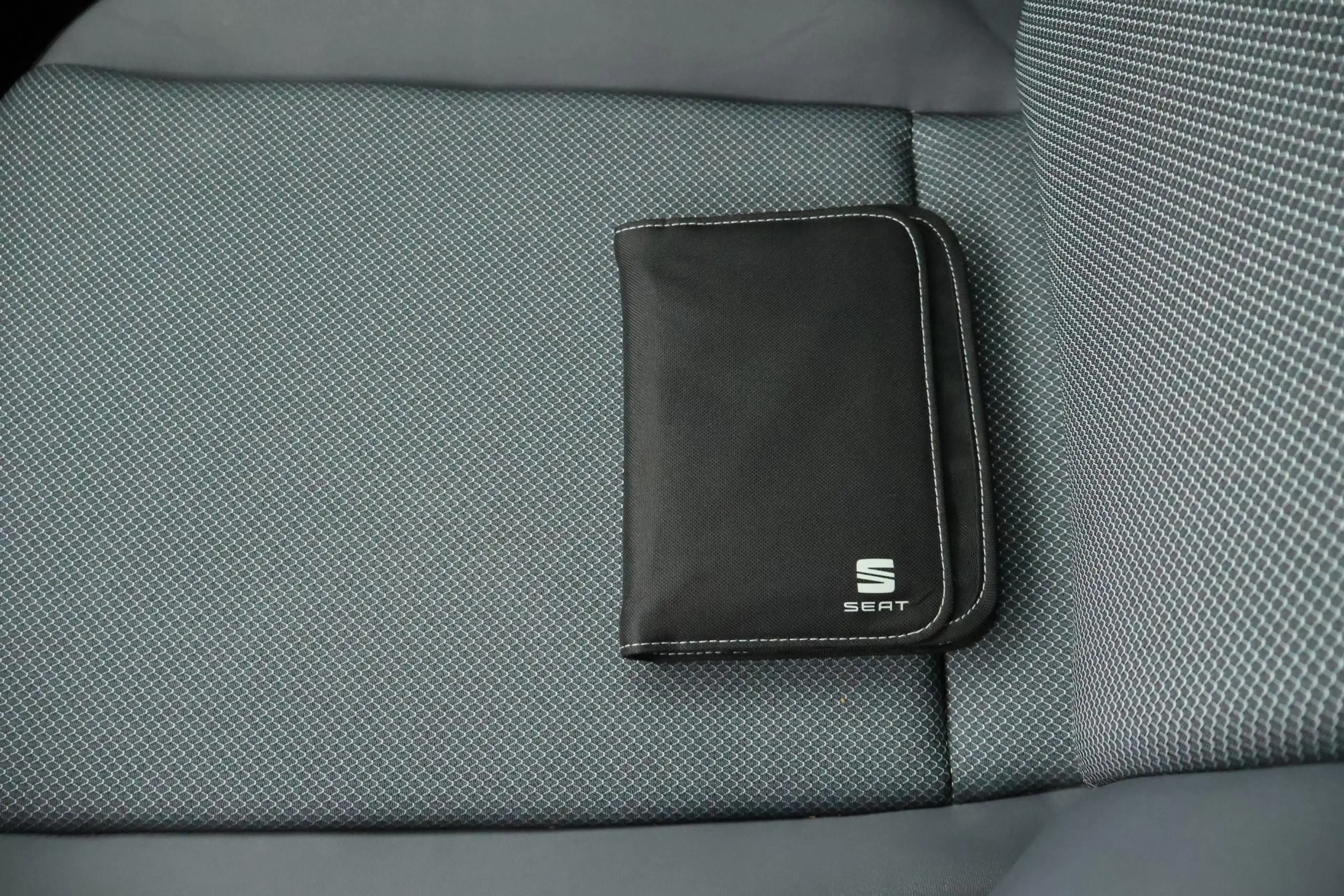SEAT Arona 1.0 TSI 95pk Style Launch Edition Navigatie Climat — photo 28