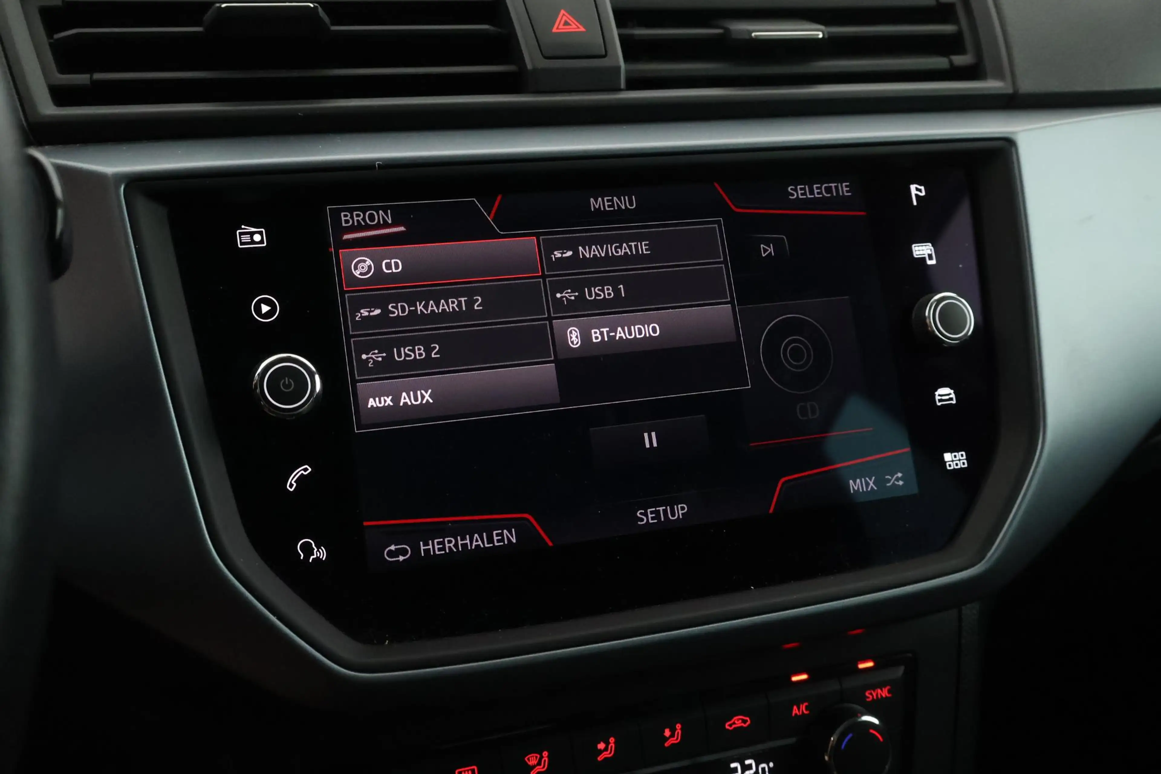 SEAT Arona 1.0 TSI 95pk Style Launch Edition Navigatie Climat — photo 23