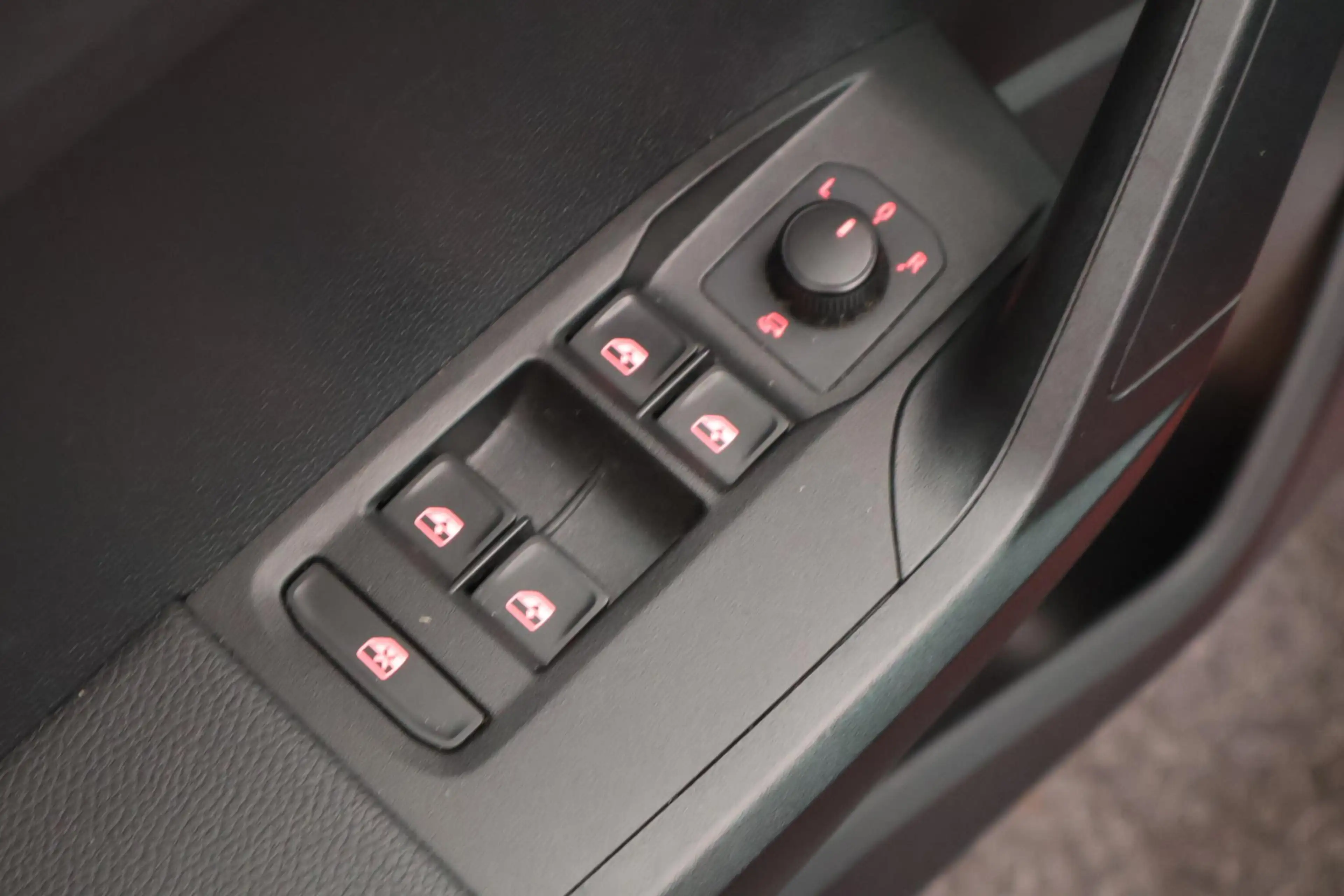 SEAT Arona 1.0 TSI 95pk Style Launch Edition Navigatie Climat — photo 12