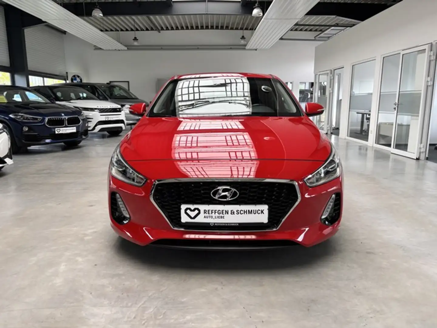 Hyundai i30 KLIMA+NAV+KAMERA+ALLWETTER+APPLE+ALU+TÜV+NEU Rot - 2