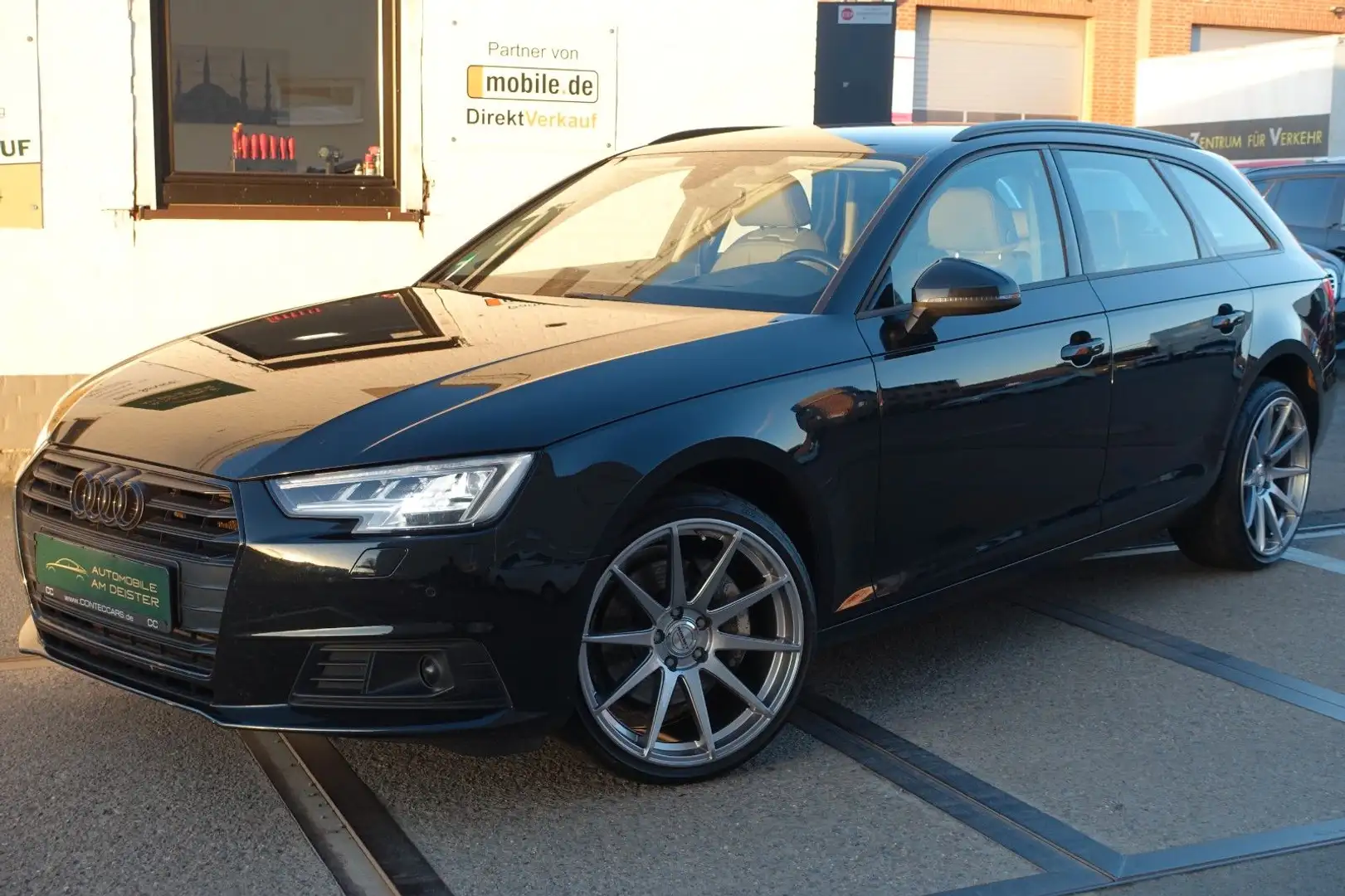 Audi A4 Avant 3.0l V6*MATRIX-LED*NAVI*SHZ*SPUR*BC*19" Schwarz - 2