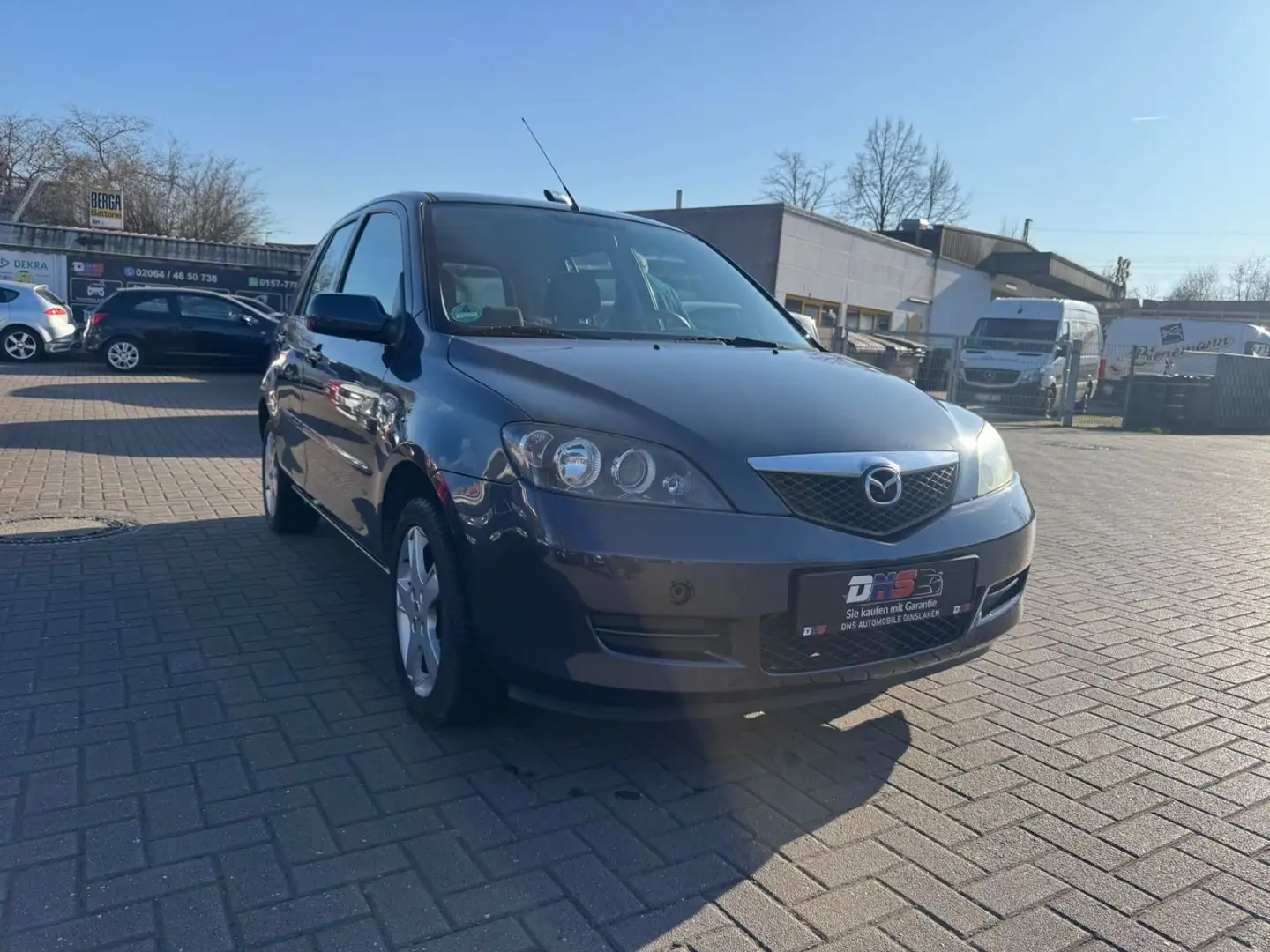 Mazda 2 Lim. 1.4 Active Gris - 1