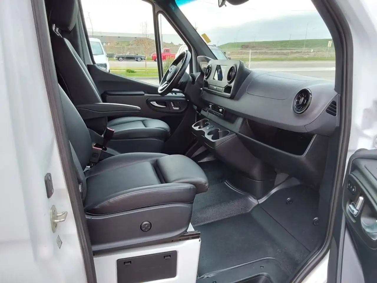 Mercedes-Benz Sprinter снимка Mercedes-Benz Sprinter
