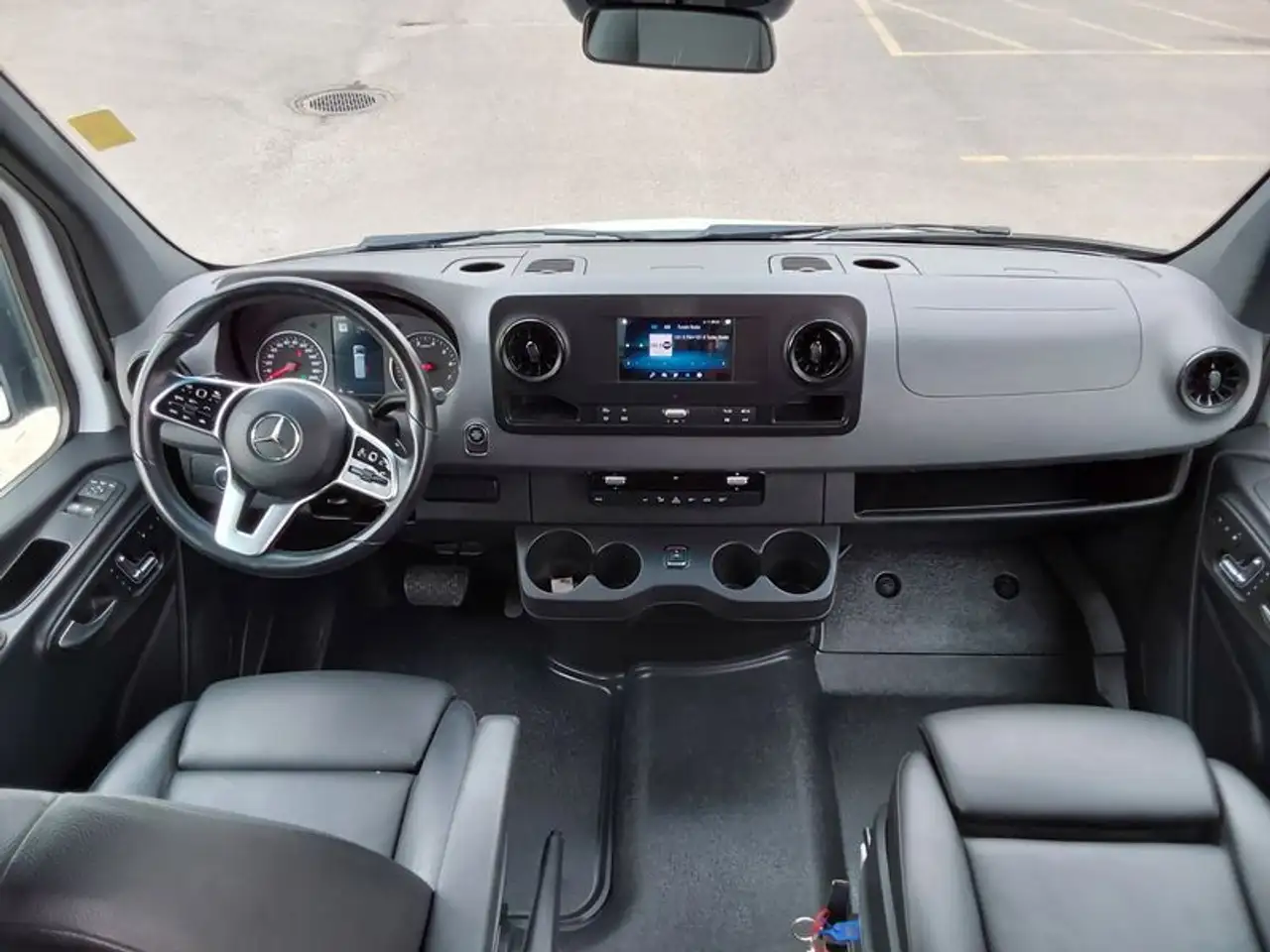Mercedes-Benz Sprinter снимка Mercedes-Benz Sprinter