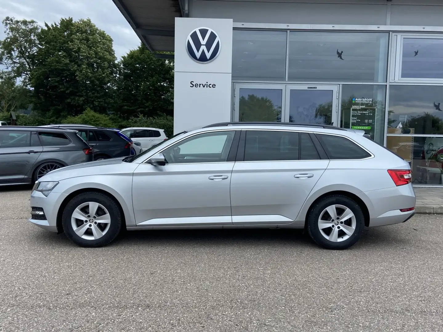 Skoda Superb Combi 2.0 TDI Ambition NAVI+STANDHEIZUNG+ Silber - 2