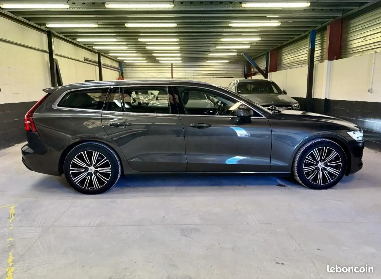 Volvo V60 T6 Hybrid 253 %2B 87 340ch Geartronic 8 Inscription Business AWD Gris - 2