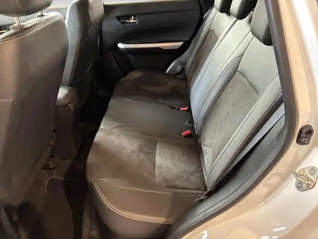 Suzuki Vitara view 8