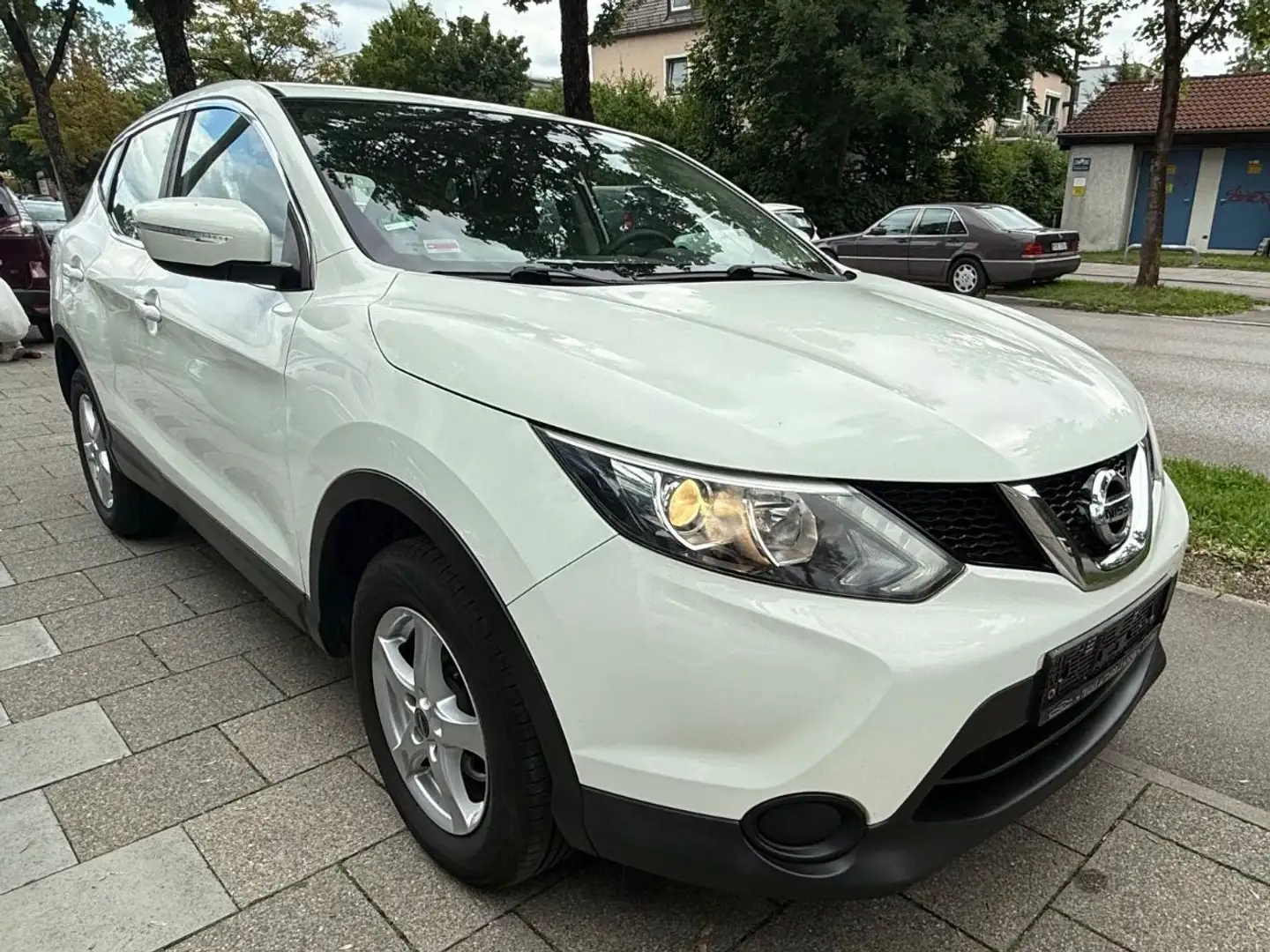 Nissan Qashqai 1.2 DIG T Visia 4x2 Weiß - 2