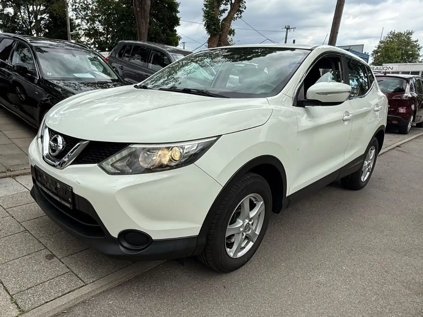Nissan Qashqai 1.2 DIG T Visia 4x2 Weiß - 1