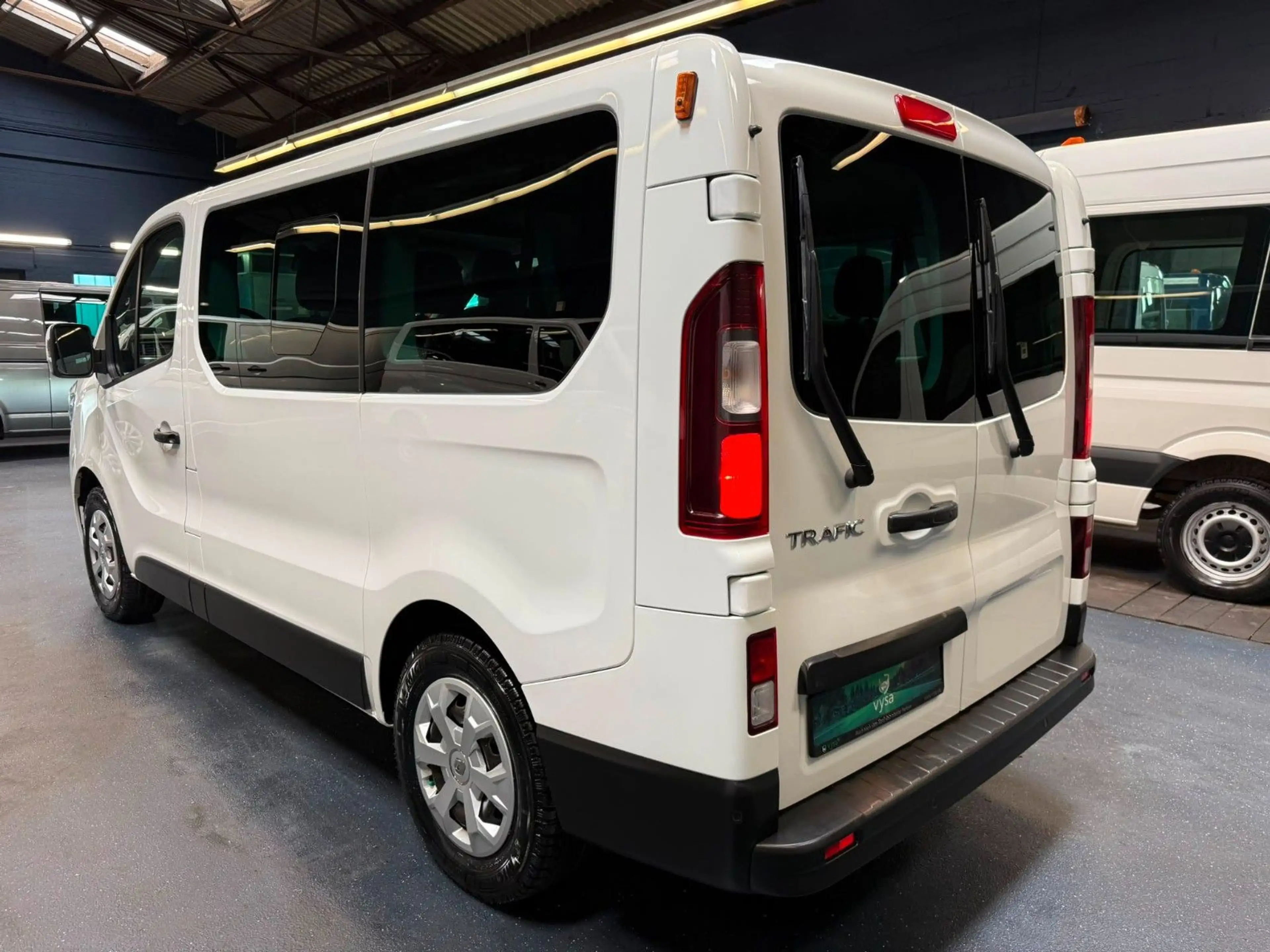 Renault Trafic Kombi L1H1 Life Style 8 Sitze AC LED PDC — photo 6