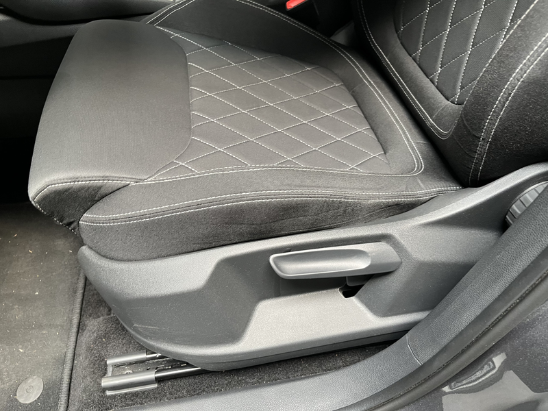 Skoda Karoq 1.5 TSI ACT Sportline Business / AUTOMAAT/ PANODAK — photo 10