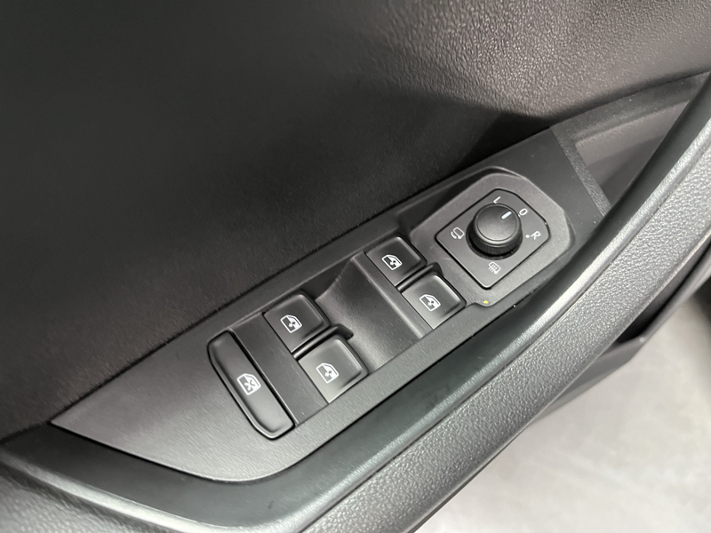 Skoda Karoq 1.5 TSI ACT Sportline Business / AUTOMAAT/ PANODAK — photo 11