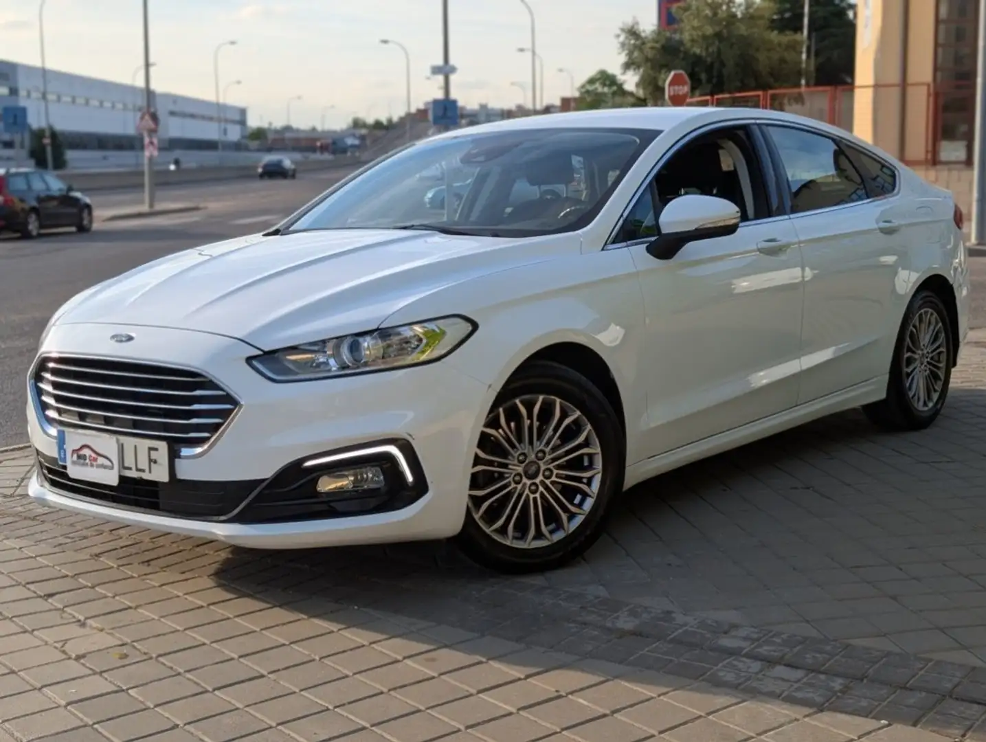 Ford Mondeo 2.0TDCI Titanium 150 Blanco - 1