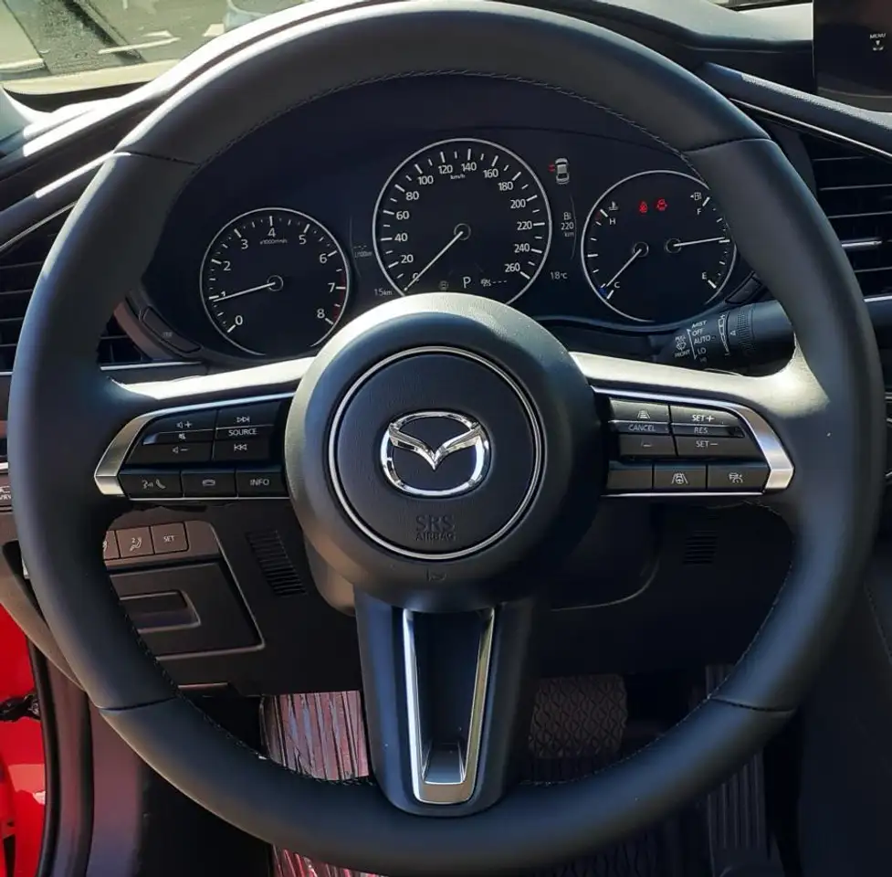 Mazda 3 снимка Mazda 3