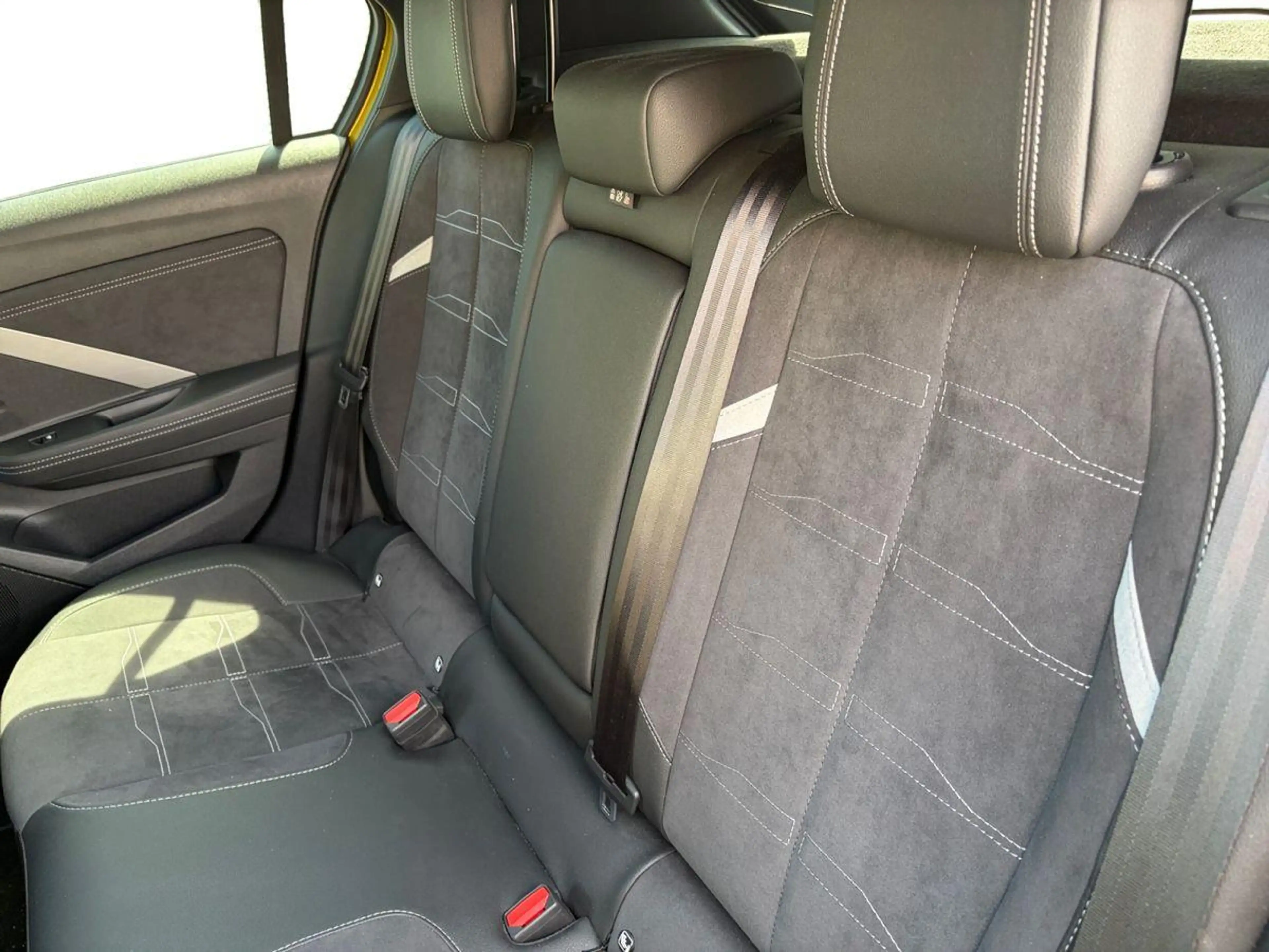 Opel Astra GS Line *ALCANTARA*NAVI*KAMERA*HEAD-UP* — photo 14
