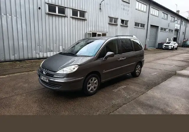 Peugeot 807 2.0 hdi 136 ch 8 places gps bluetooth aide parking distribution neuve