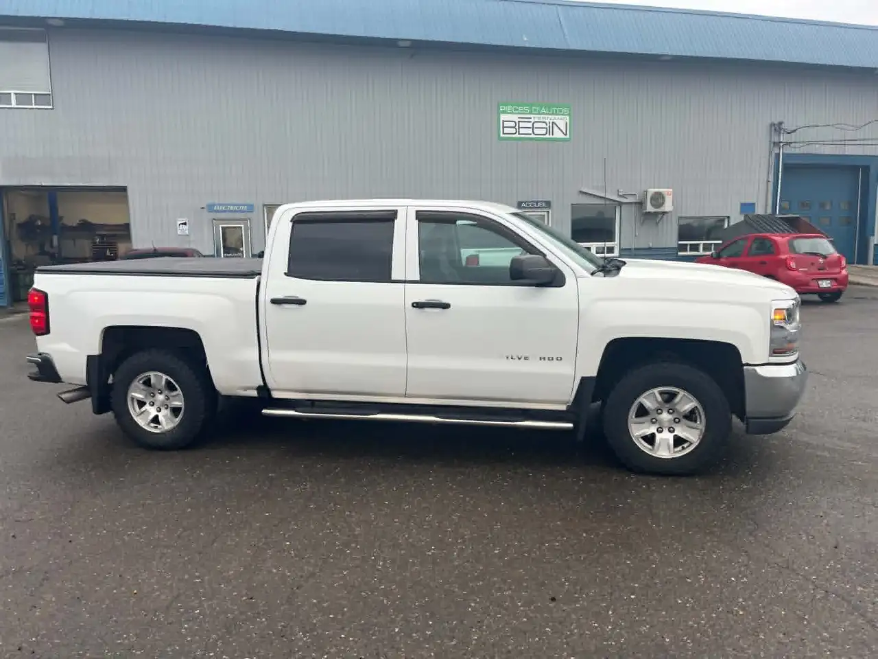 Chevrolet Silverado 1500 снимка Chevrolet Silverado 1500